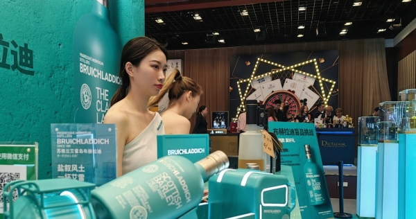 欢迎来到Vogue World，首尔艺术周之旅